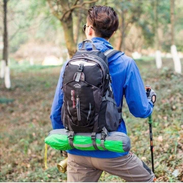 Hiking backpacks for men on sale