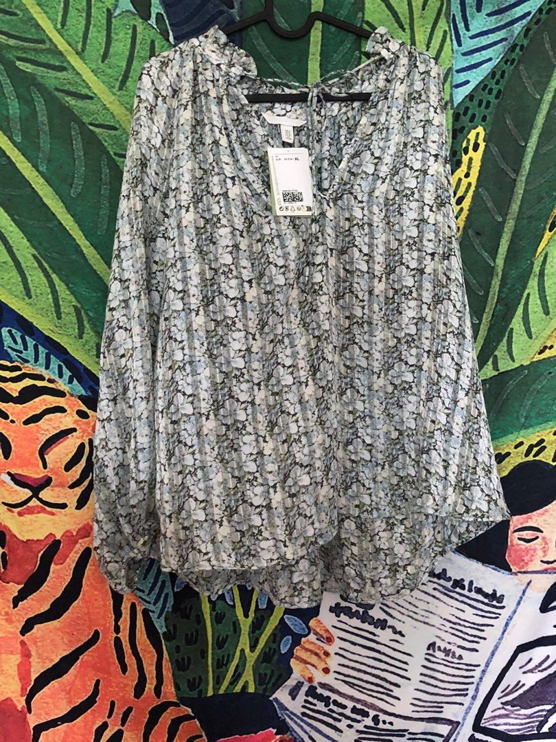 H&m on sale creped blouse