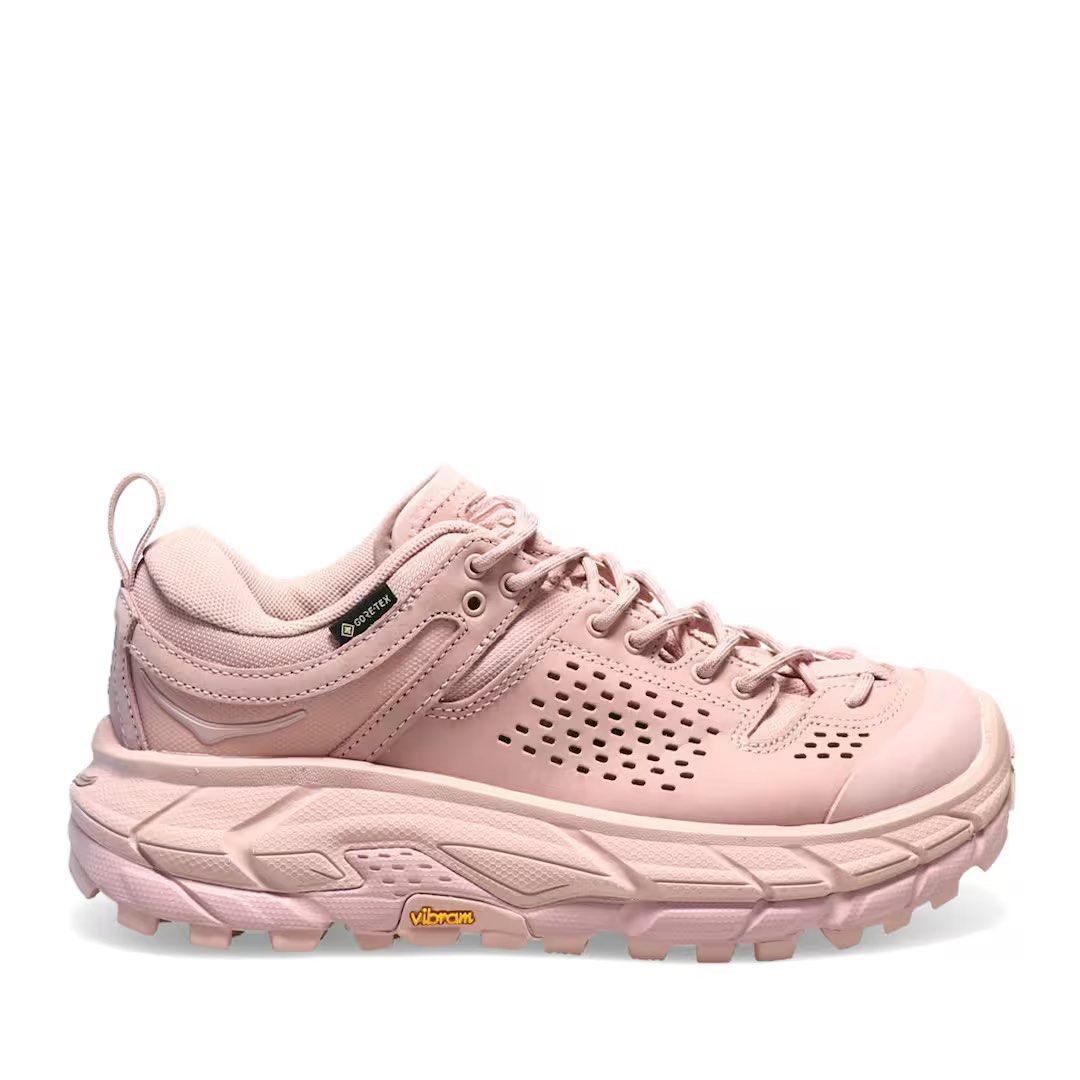 HOKA ONE ONE TOR ULTRA LOW PALE MAUVE, 男裝, 鞋, 波鞋- Carousell