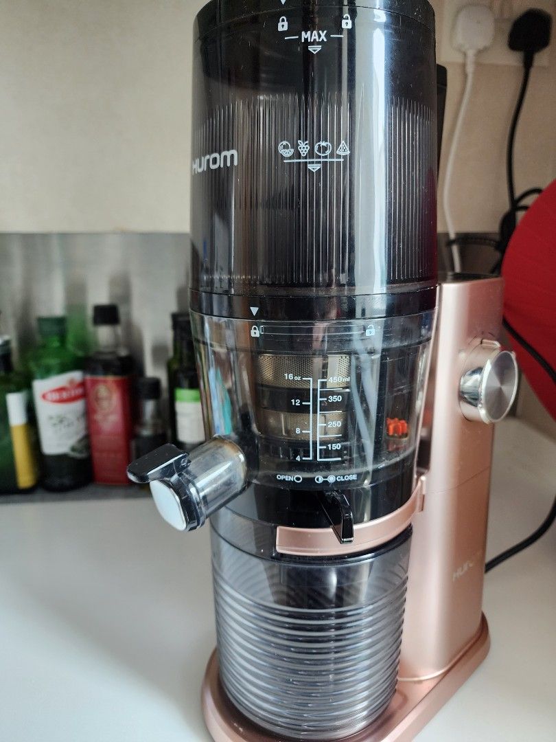 Hurom model H AI (top of the line) slow juicer, TV & Home Appliances