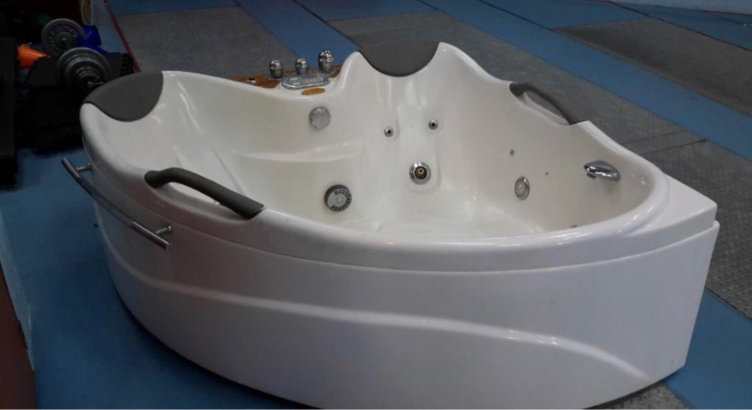 JACUZZI SPA, Babies & Kids, Bathing & Changing, Bathtub & Bath ...