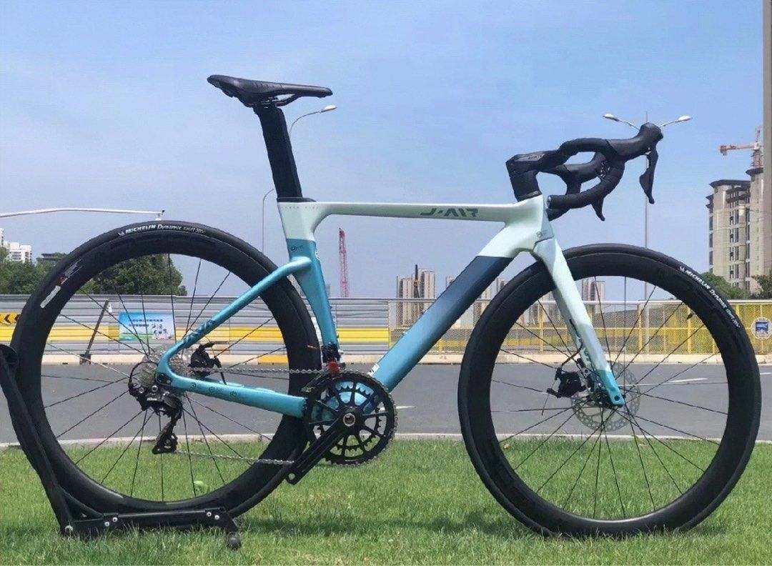 java fuoco pre- assemble (Category: Bicycles) located in Singapore. Submitted by jvbike (Listing ID 1223912030, Image 3). Description: Full carbon fiber road bike Michelin wheels PM for more info .