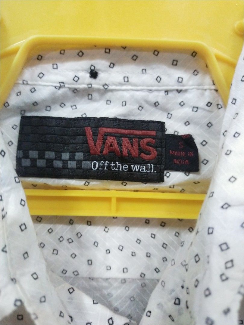 Kemeja vans hotsell off the wall