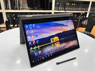 Lenovo Thinkpad Yoga 370 Intel i7-7th Generation Touch Screen