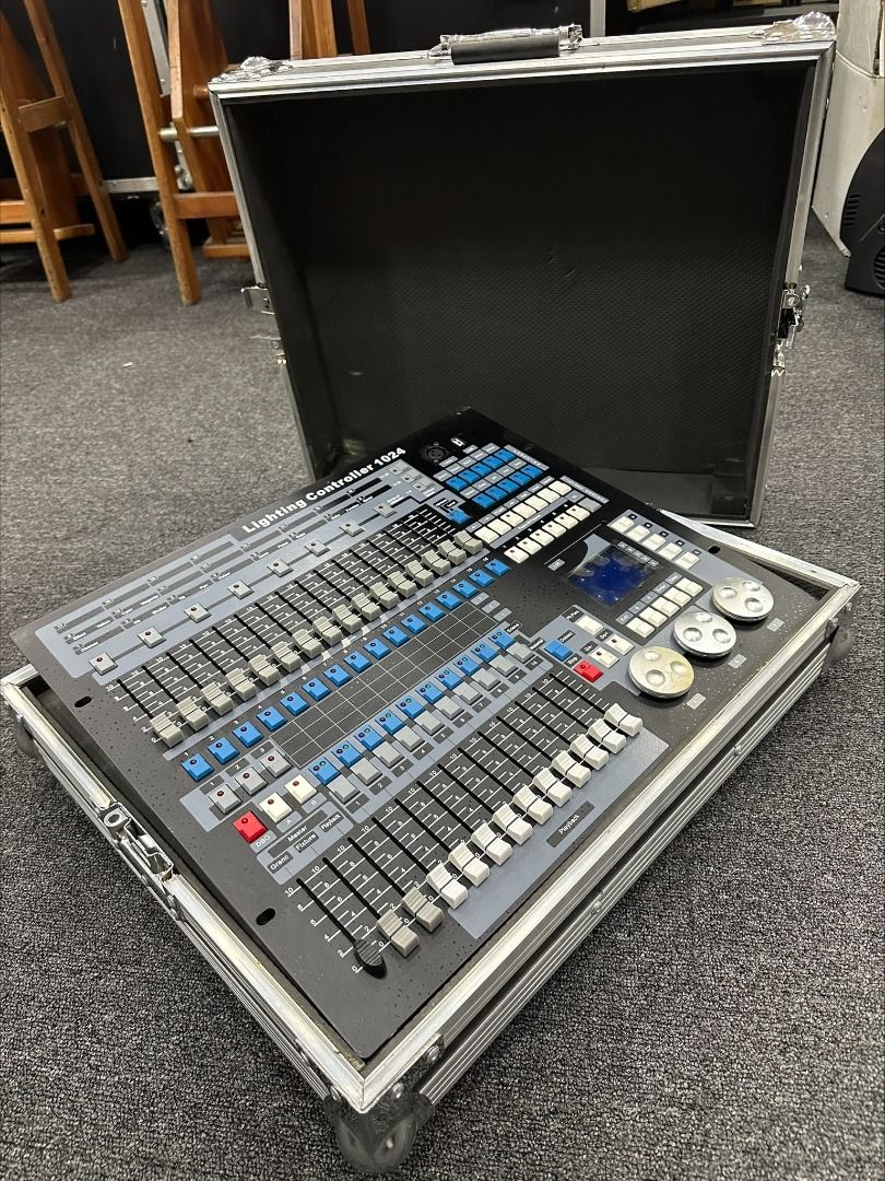 Brand new lighting controller 1024 channel with case audio soundbars