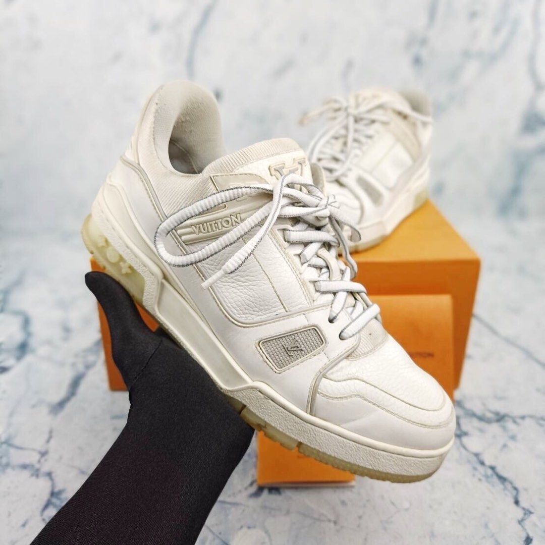 Louis Vuitton Trainer White Reflective, Fesyen Pria, Sepatu , Sneakers di  Carousell