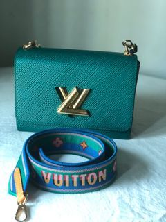 LOUIS VUITTON Epi Twist Sequin Bird Gold Buckle Chain Shoulder Bag