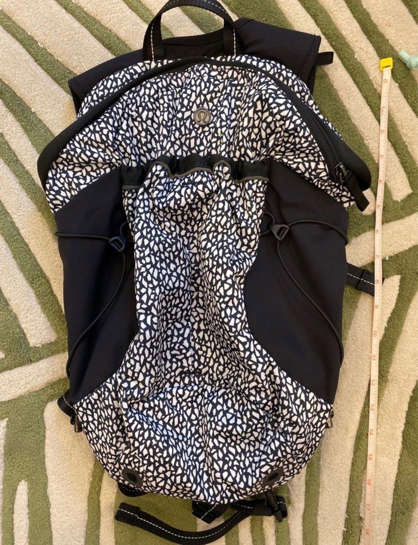 Lululemon clearance hiking backpack