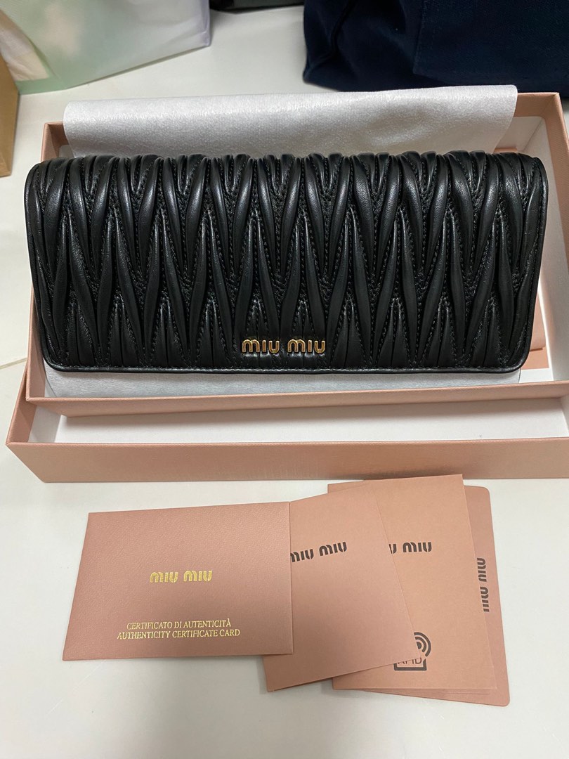 Miu miu wallet clearance on chain