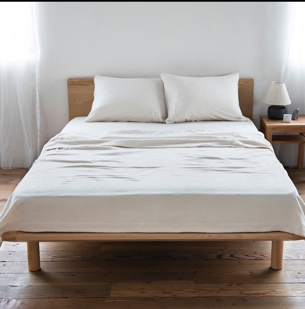 Muji Oak Wood Queen Bed Frame, 傢俬＆家居, 傢俬, 床架及床褥 Carousell