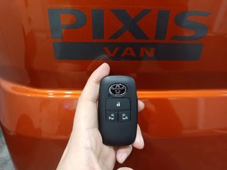 New Minivan Toyota Pixis Auto Sliding Door!