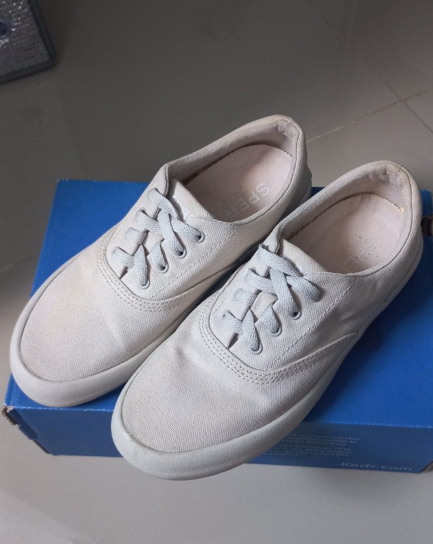 Off white sperrys store