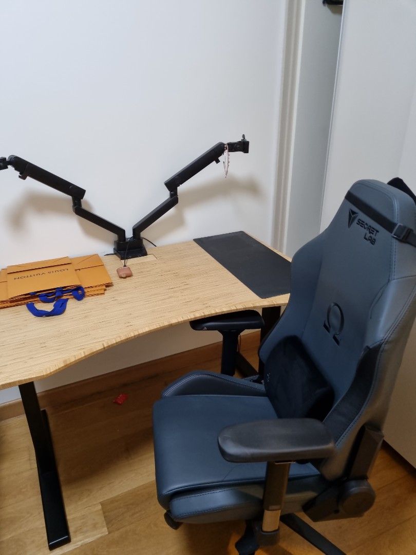 Omnidesk kenshi and secret lab gaming chair package, Furniture & Home