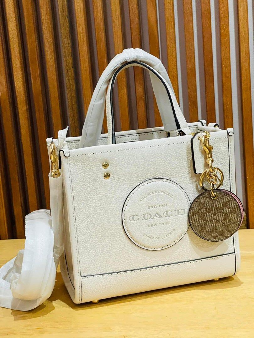 💯ORIGINAL COACH DEMPSEY 22 PATCH WHITE (Category: Luxury Bags & Wallets) located in Quezon City. Submitted by ashongsstore (Listing ID 1223794341, Image 1). Description: Sale 🐎C0AÇH COLLECTION 🐎 🇵🇭ONHAND🇵🇭 ‼️Please look at our pictures as that is exactly what you are purchasing‼️ 💯GUARANTEED ORIGINAL AND AUTHENTIC or TRIPLE YOUR MONEY BACK! Not REPLICA, OEM, TOP GRADE QUALITY, AUTHENTIC QUALITY or Any other Terms to DENOTE FAKE! 😎 . . . 