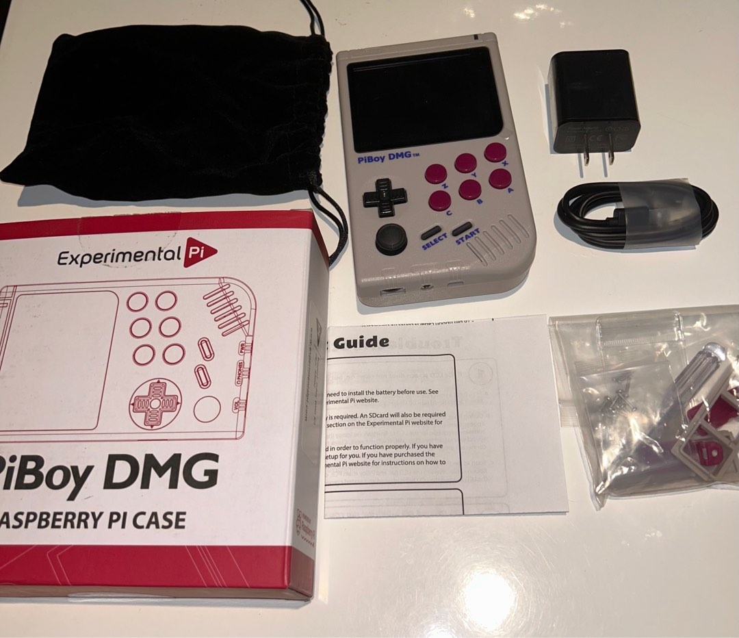 PiBoy DMG retro handheld gaming with Raspberry Pi 4 2GB and Batocera in ...