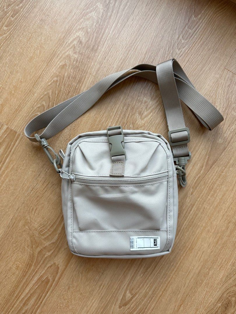 Plain hotsell sling bag