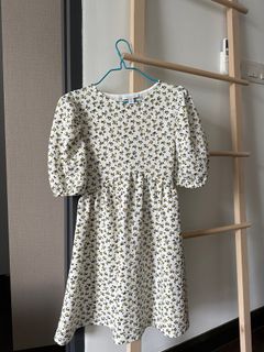 (Category: ) located in . Submitted by prelovedqualityclothes (Listing ID 1223832800, Image 1). Description: .
