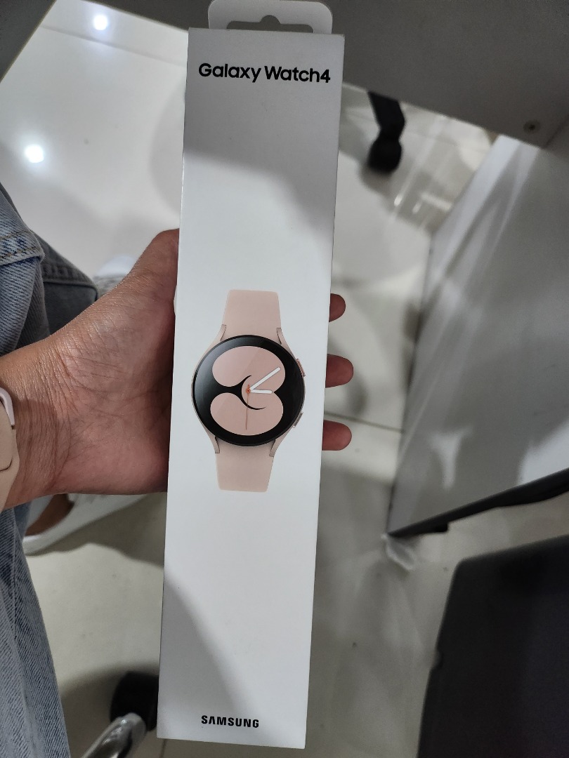 Samsung Galaxy Watch 4 (Pink Gold) on Carousell