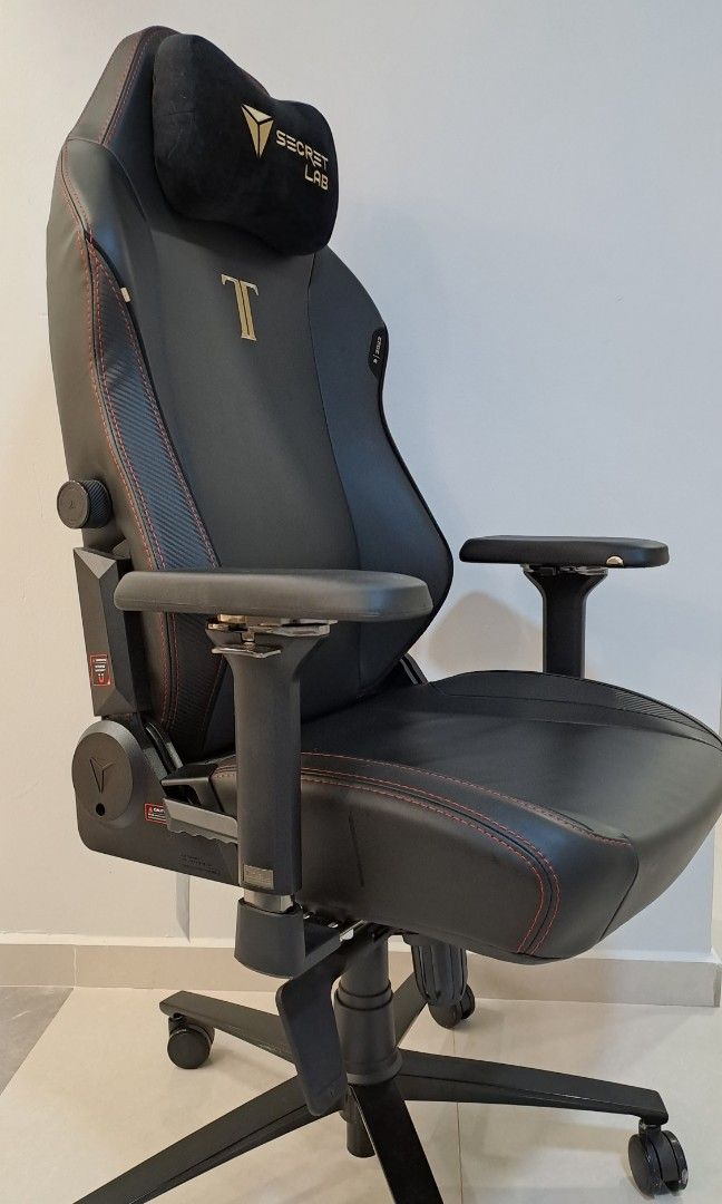 Secret lab Titan Evo 2022, Furniture & Home Living, Furniture, Chairs ...