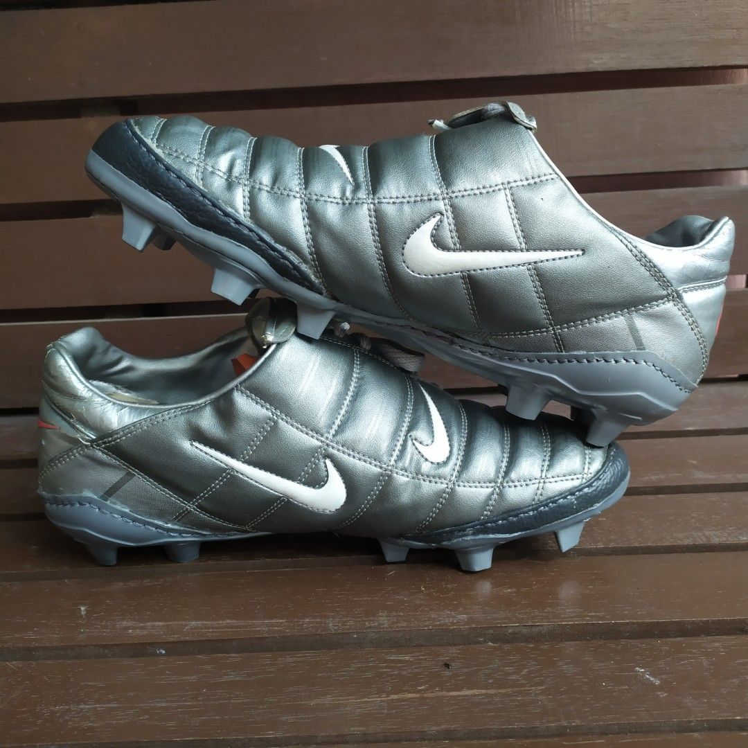 Sepatu bola nike f90 hotsell