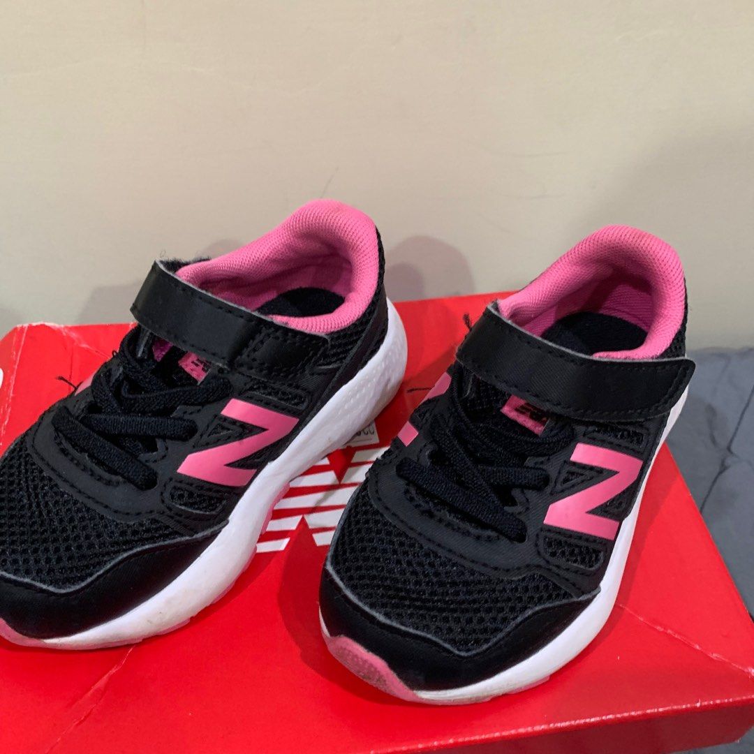 Sepatu New Balance Kids sz 6 Hitam Black Pink