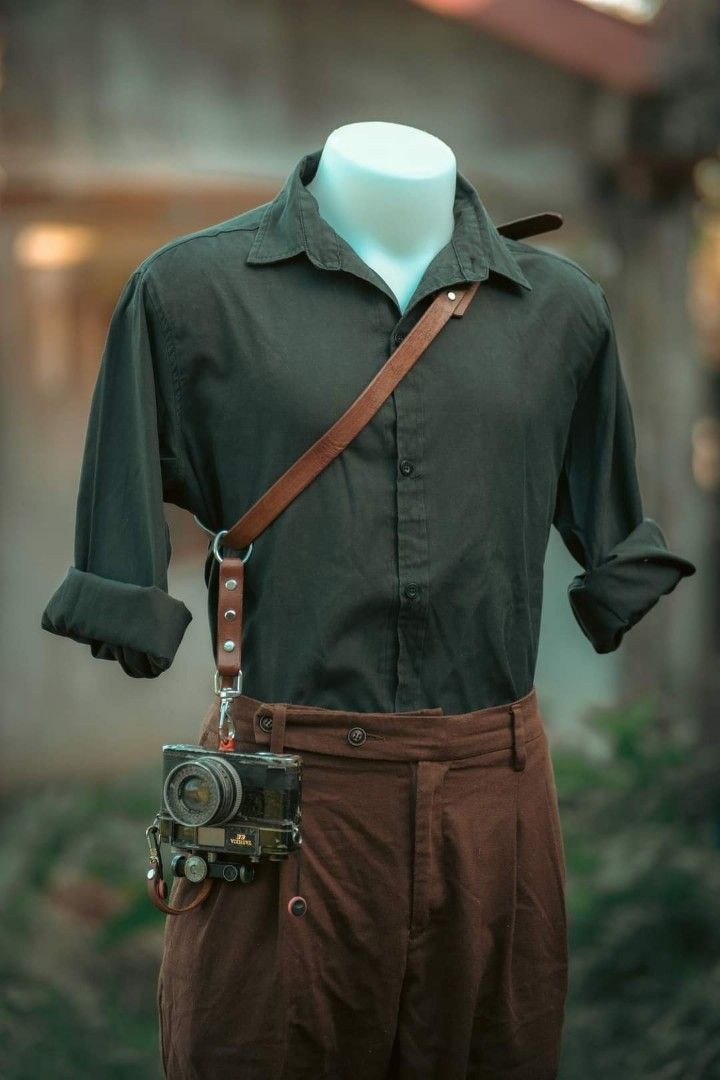 Single Camera Leather Strap (Category: Camera Bags & Carriers) located in Quezon City. Submitted by la.petite.sirene (Listing ID 1223805065, Image 3). Description: SINGLE CAMERA STRAP LEATHER HANDMADE GENUINE LEATHER 3-4MM THICKNESS STAINLESS SCREW STAINLESS HOOK STAINLESS D-RING STAINLESS O-RING SOLID BRASS BUCKLE CAMERA SCREW CAMERA NOT INCLUDED AVAILABLE COLORS : BLACK RED MAROON BROWN.