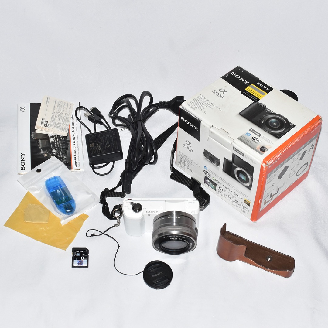 Sony mirrorless A5000 with 1650mm AF OSS lens box package