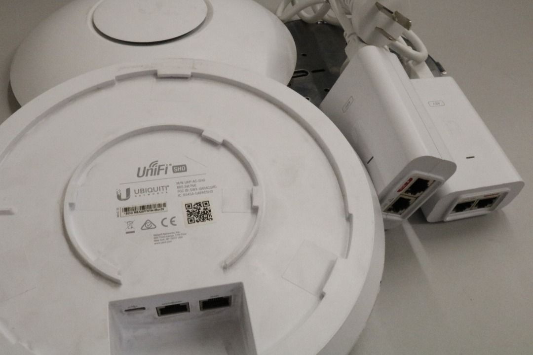 Ubiquiti Unifi AP SHD (Category: Networking) located in Quezon City. Submitted by johnluigie.pagal (Listing ID 1223816454, Image 3). Description: For Sale Ubiquiti Unifi AP AC SHD Php 16,000.00 (Negotiable) Office used 2 Pcs available *POE Injector not Included (Add 800 if you want) - 802.11ac Wave 2 WiFi technology - 5 GHz (4x4 MU-MIMO) band with a 1.7 Gbps throughput rate - 2.4 GHz (4x4 MIMO) band with a 800 Mbps throughput rate - Dedicated sec