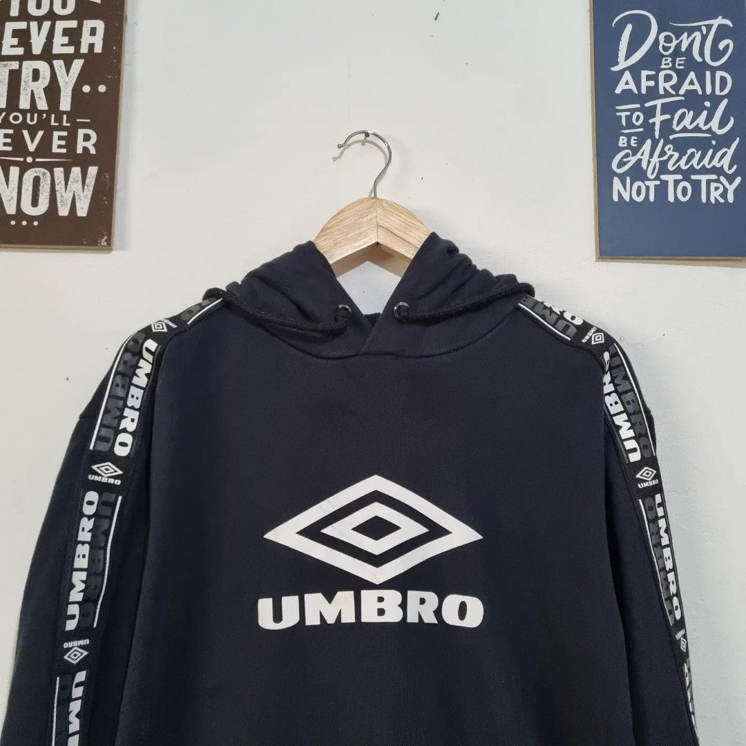 Hoodie umbro on sale