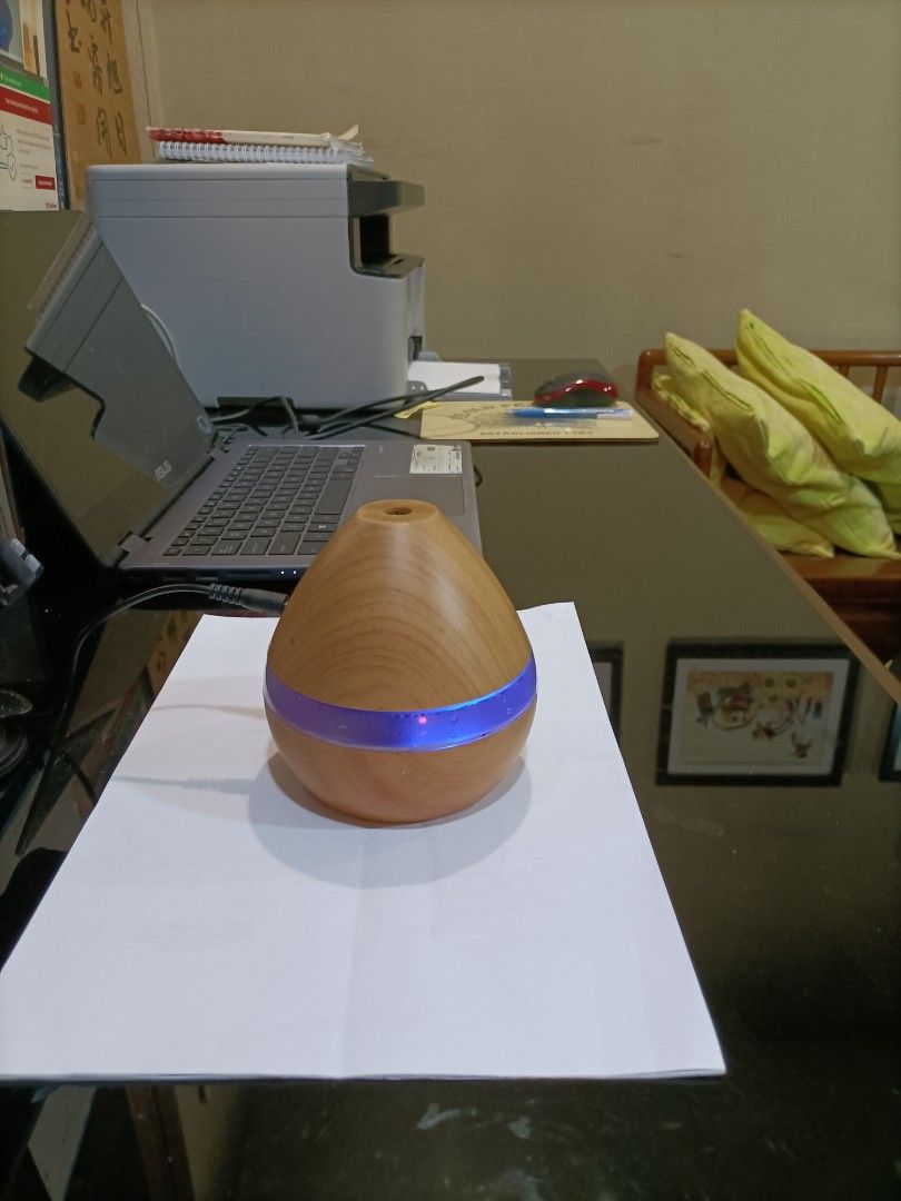 USB Aroma Diffuser mini mist maker (Category: Other Home Appliances) located in Petaling Jaya. Submitted by samadhipanna (Listing ID 1223834039, Image 1). Description: Wood grain, mini USB Aroma Diffuser come with USB cable.