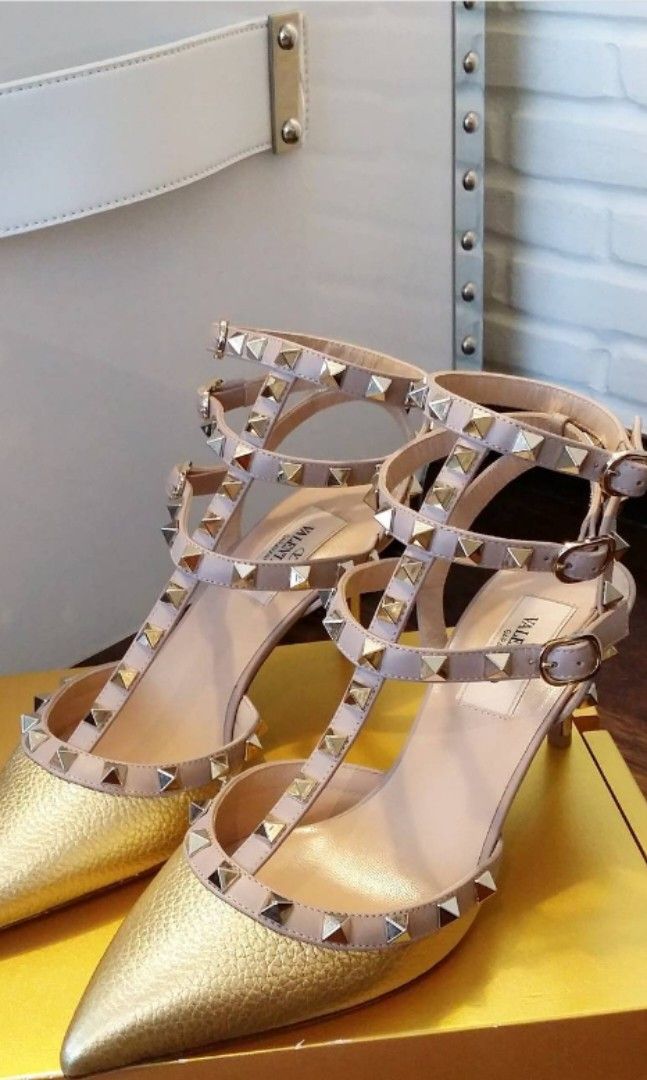 Valentino kitten heels, Women's Fashion, Footwear, Heels on Carousell