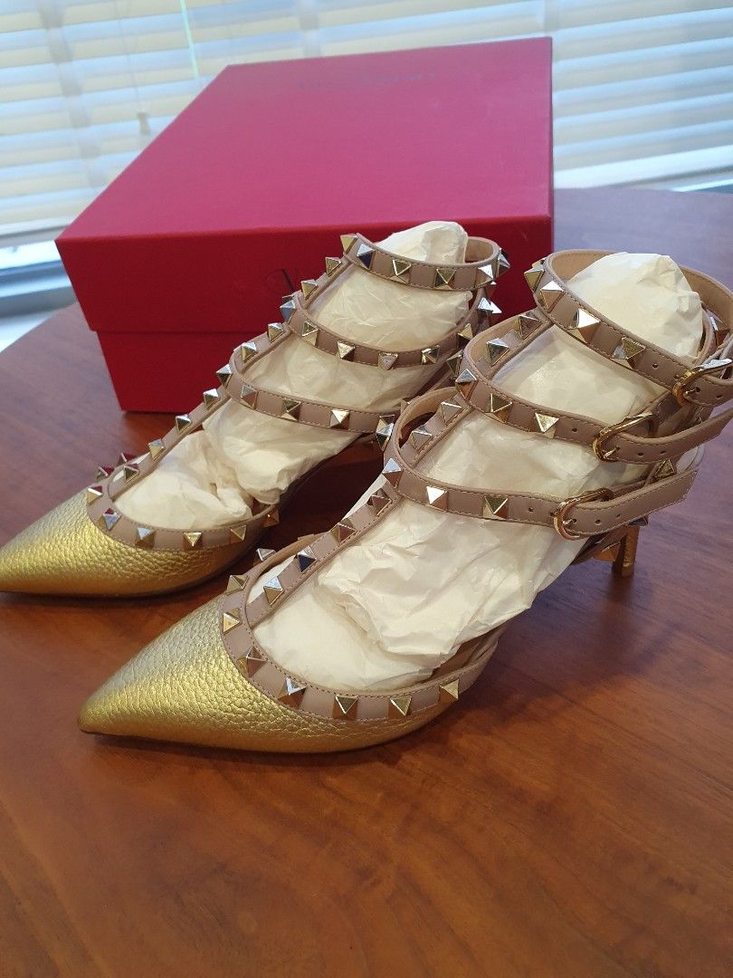 Valentino kitten heels, Women's Fashion, Footwear, Heels on Carousell