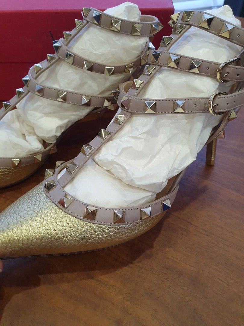 Valentino kitten heels, Women's Fashion, Footwear, Heels on Carousell