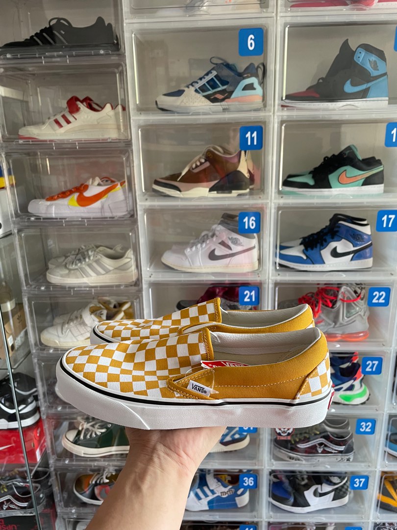 Vans Classic slip o Men s Fashion Footwear Sneakers on Carousell