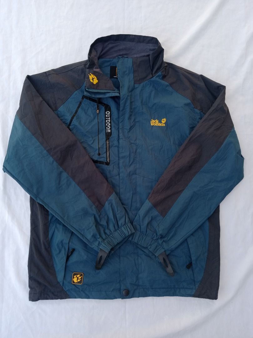Waterproof /Rain coat Jacket (Category: Coats, Jackets and Outerwear) located in Tarlac. Submitted by eunicepasa93687 (Listing ID 1223881552, Image 1). Description: Waterproof /Rain coat Jacket.