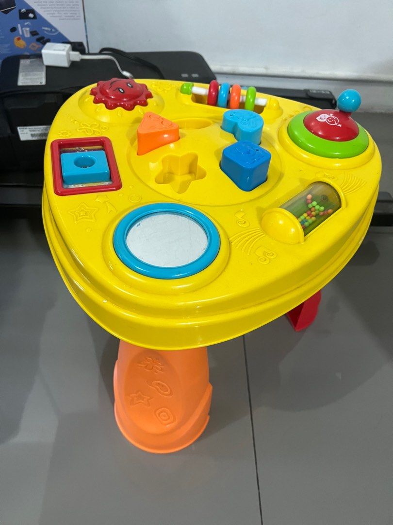 Activity table for kids (Category: Infant Playtime) located in Mandaluyong City. Submitted by kris3000 (Listing ID 1218651111, Image 2). Description: .