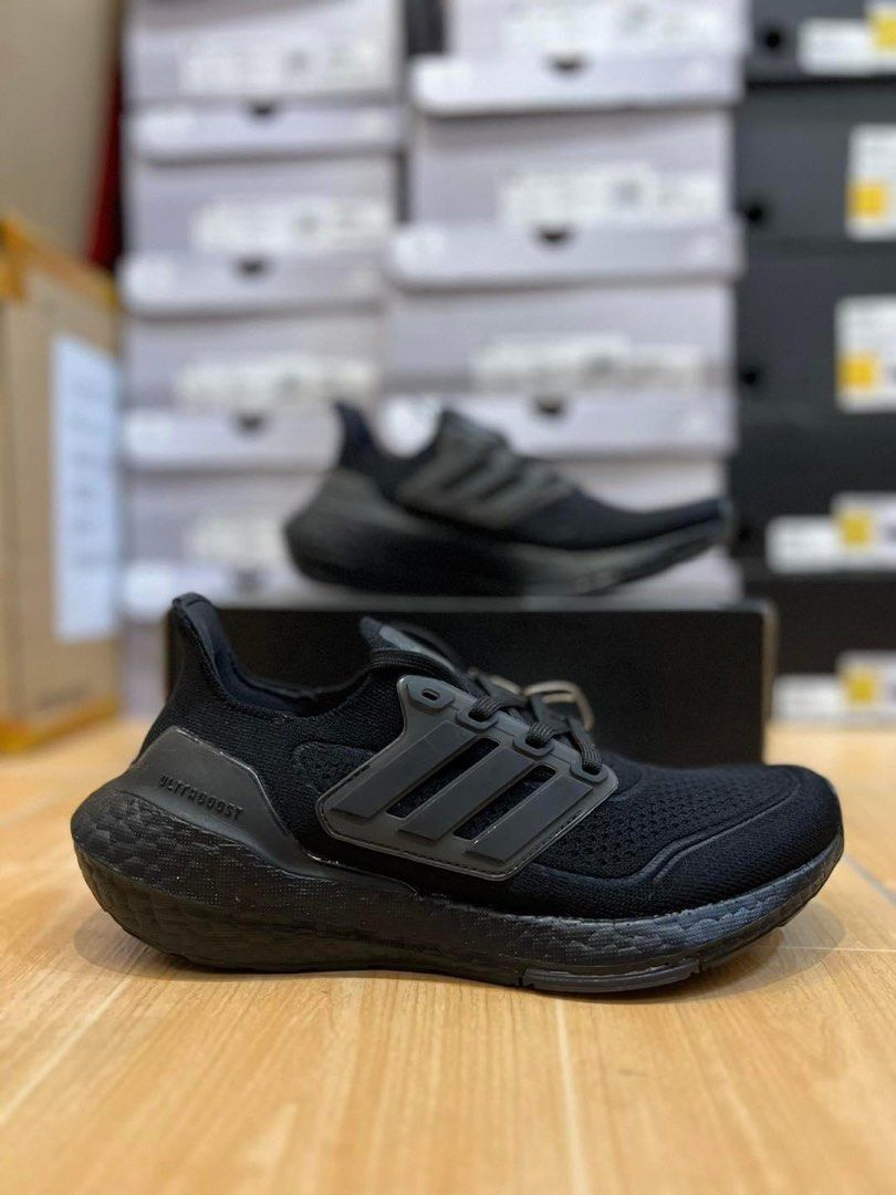 Triple black discount womens ultra boost