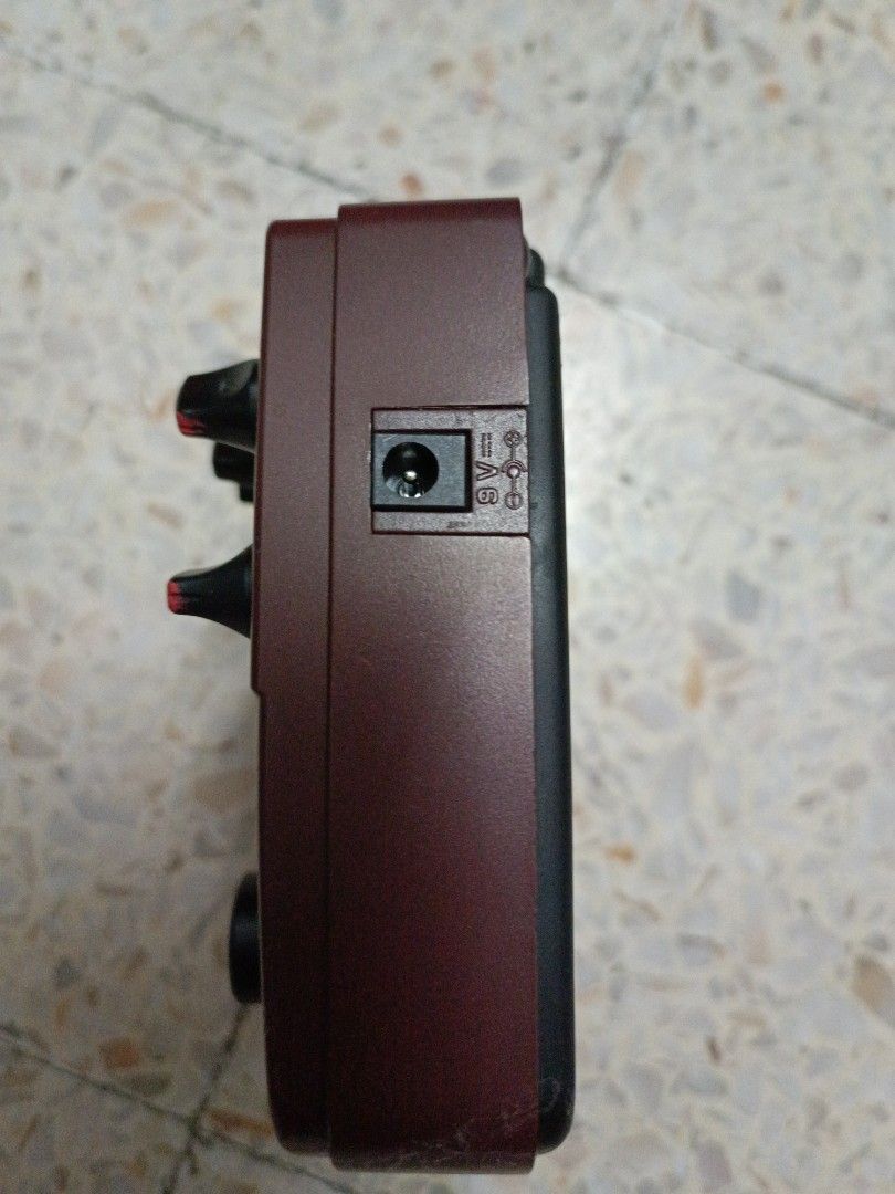 Behringer ADI 21 DI box acoustic piezo pickup, Hobbies & Toys, Music