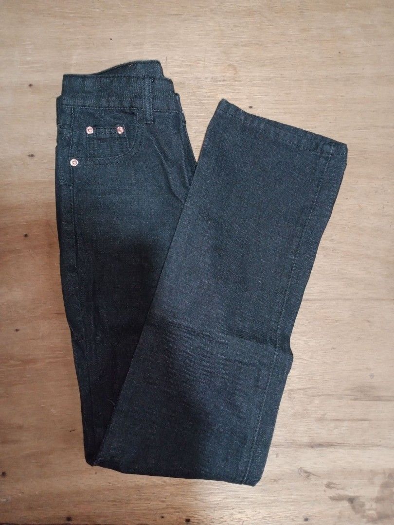 Black Baggy Mom Jeans (Category: Jeans) located in Batangas. Submitted by aintjayy (Listing ID 1218599616, Image 3). Description: - 24-25 - 39 inches - brand new.