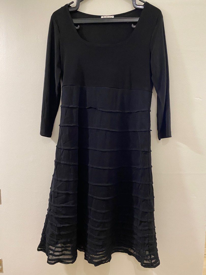 Black Midi Dress (Category: Dresses) located in Antipolo. Submitted by abc__mart (Listing ID 1218591883, Image 1). Description: Good for cocktail events Black midi dress.