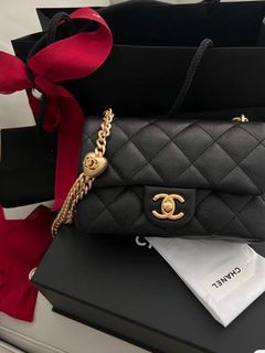 BNIB 23P chanel mini heart chain flap