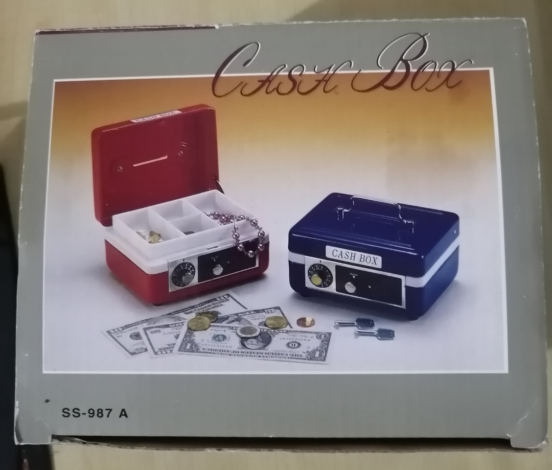 bnib cashbox small jewellery box, Women's Fashion, Jewelry & Organisers