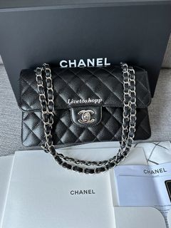 (Category: ) located in . Submitted by livetoshopp (Listing ID 1218608232, Image 1). Description: .