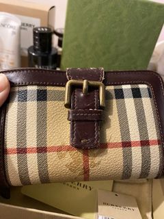 Repricred)Used Burberry wallet original, Women's Fashion, Bags & Wallets,  Wallets & Card holders on Carousell