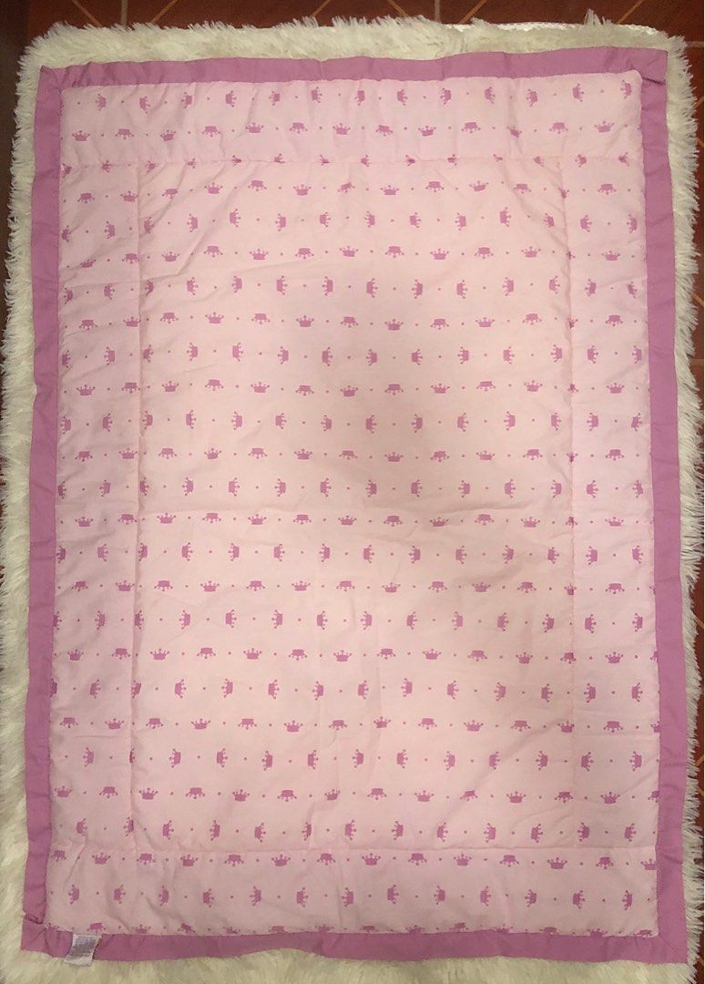 Castle Brand Pink Comforter (Category: Bed Guards) located in Santa Cruz. Submitted by cias_closet6 (Listing ID 1218704109, Image 2). Description: Cute pink comforter for baby girl.😊 In good condition .