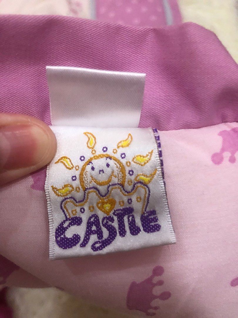 Castle Brand Pink Comforter (Category: Bed Guards) located in Santa Cruz. Submitted by cias_closet6 (Listing ID 1218704109, Image 3). Description: Cute pink comforter for baby girl.😊 In good condition .