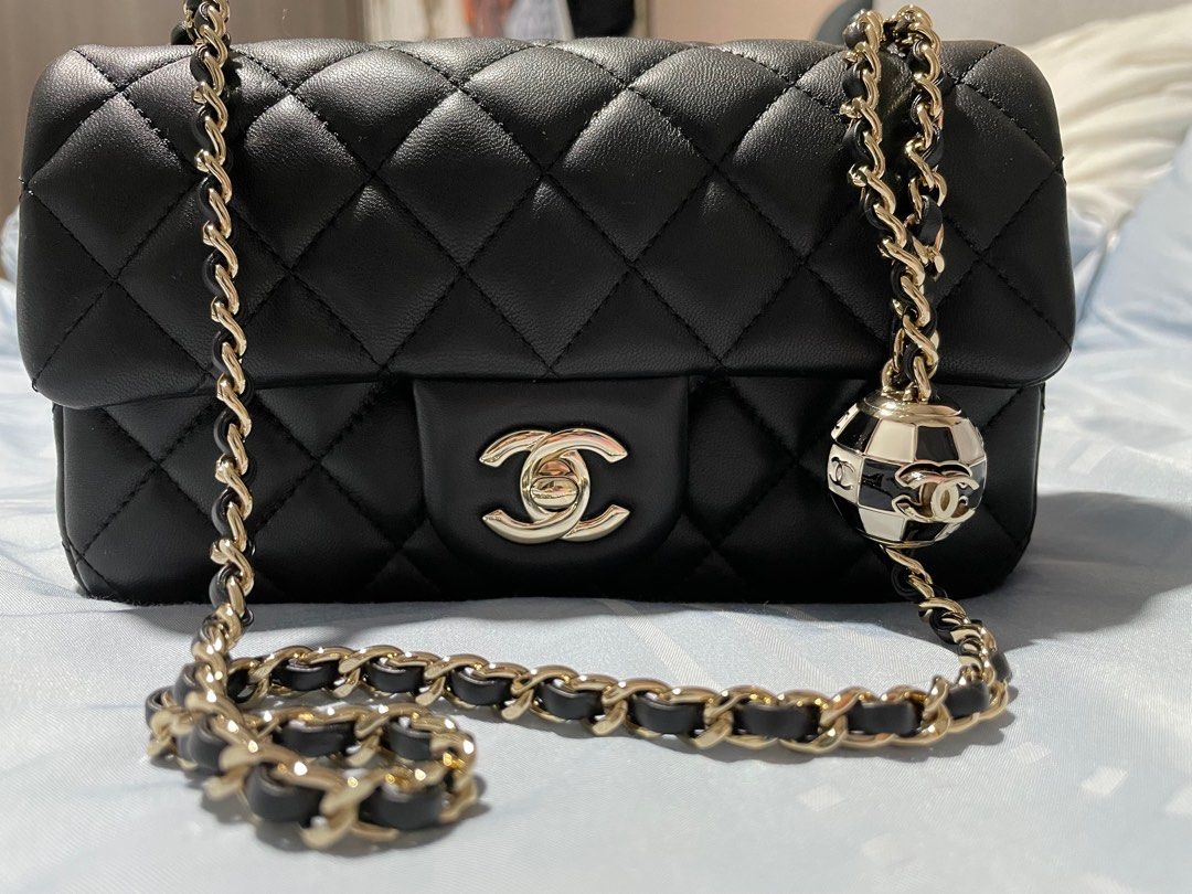 Chanel Mini Flap Ivory Lambskin with Shiny Light Gold Chain White Leather  ref.65216 - Joli Closet