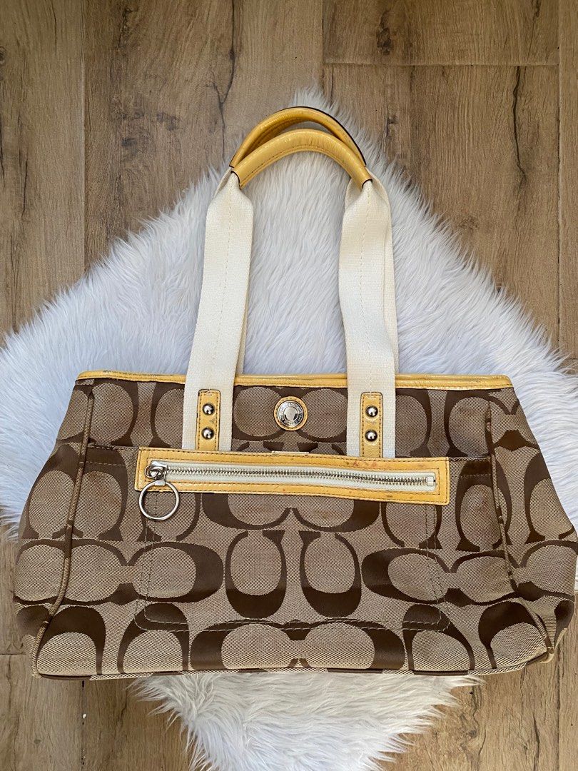 Coach daisy 2025 signature tote