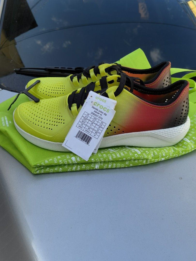 crocs literide pacer brandnew (Category: Sneakers) located in Quezon City. Submitted by gabkarton (Listing ID 1218564687, Image 3). Description: for sale only brandnew crocs literide pacer. good for casual and driving super light weight. bought for 5500 selling for 2500 only.