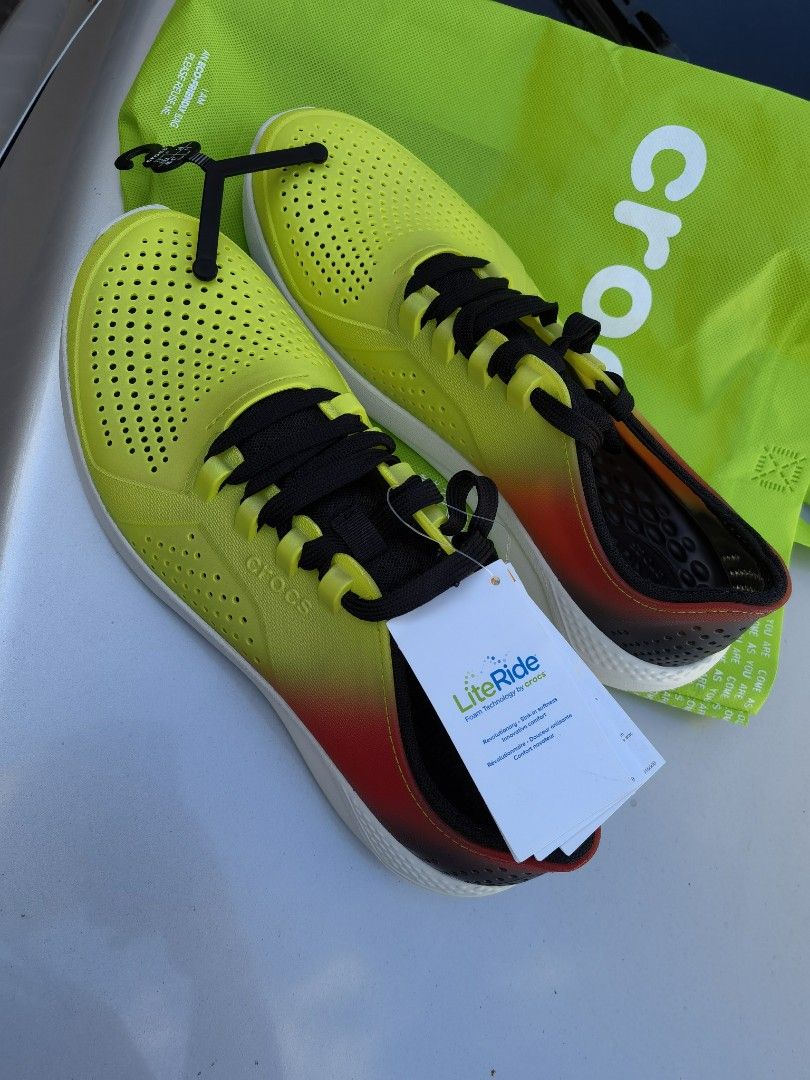 crocs literide pacer brandnew (Category: Sneakers) located in Quezon City. Submitted by gabkarton (Listing ID 1218564687, Image 2). Description: for sale only brandnew crocs literide pacer. good for casual and driving super light weight. bought for 5500 selling for 2500 only.